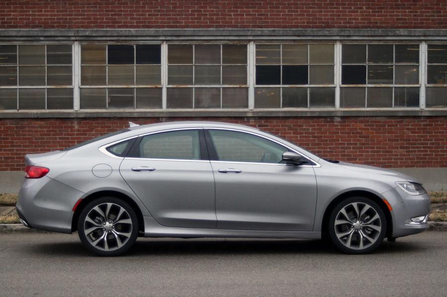  Chrysler 200 2015 года  (фото 184 из 207)